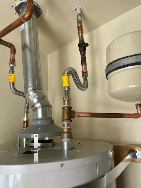 Water heater installation and plumbing repair in Downtown Killeen